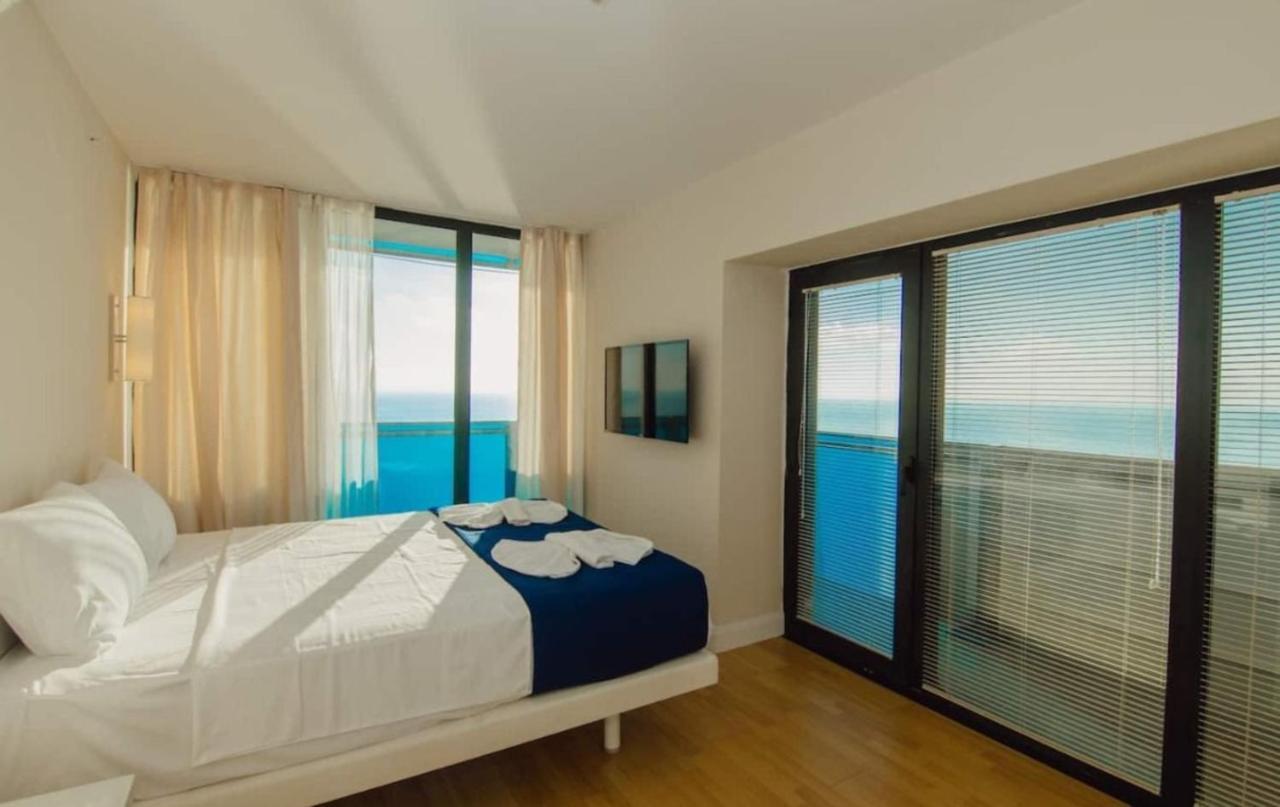 Orbi City Sea Side & Sea View Apartments Батумі Екстер'єр фото