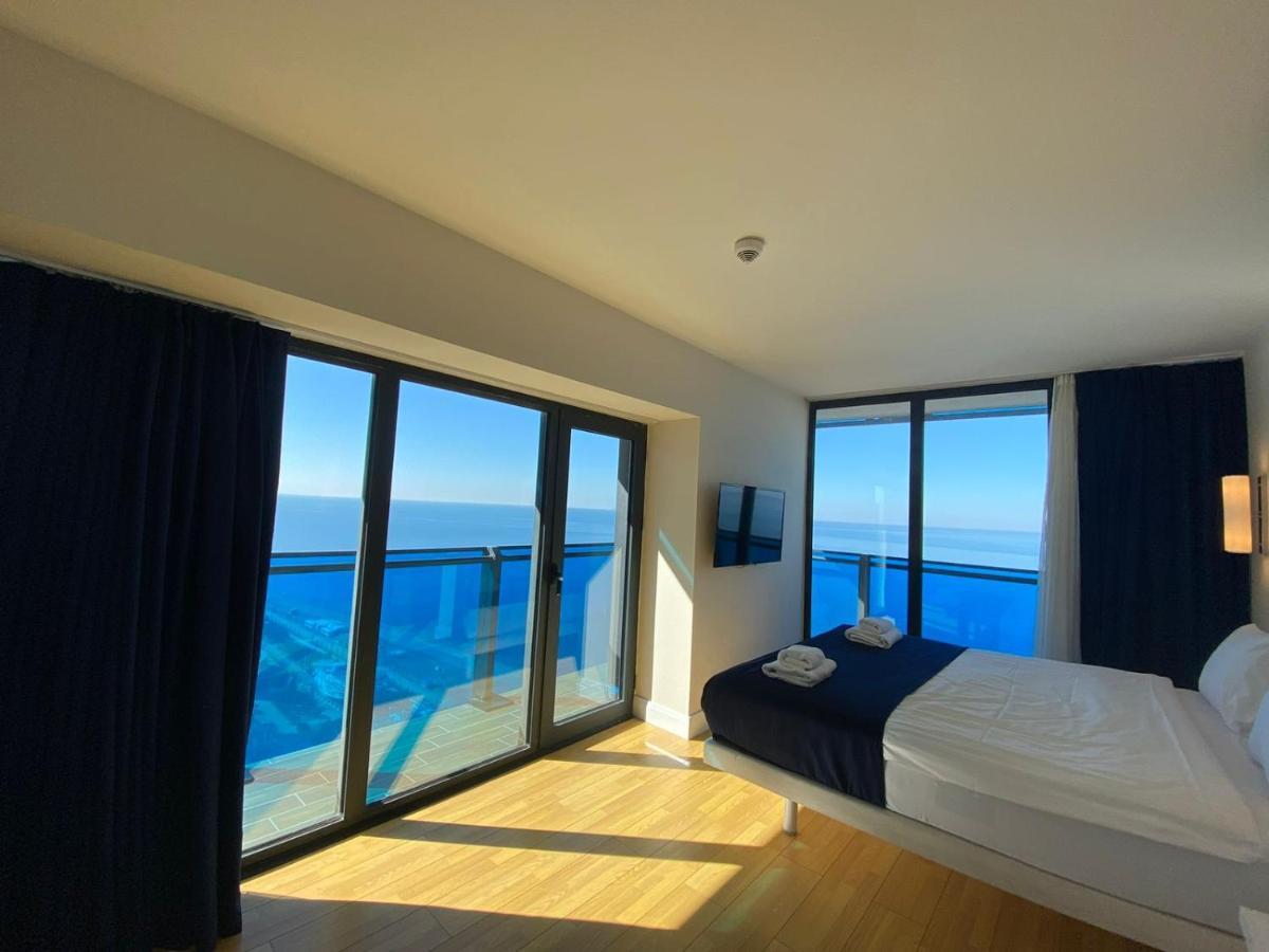 Orbi City Sea Side & Sea View Apartments Батумі Екстер'єр фото